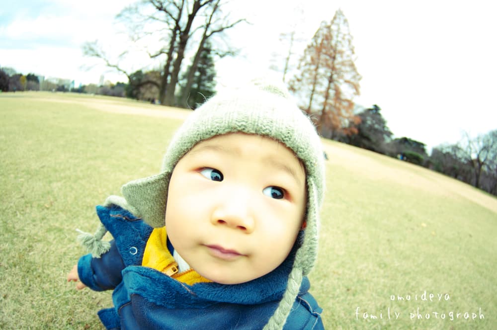 ニット帽を被る男の子